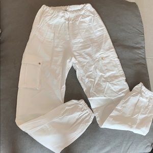 PRETTY LITTLE THING US 2 White cargo trousers